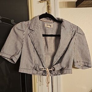 Ladies cropped jacket